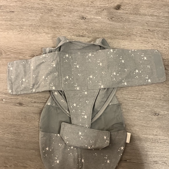 Happiest Baby Swaddle - Picture 2 of 4